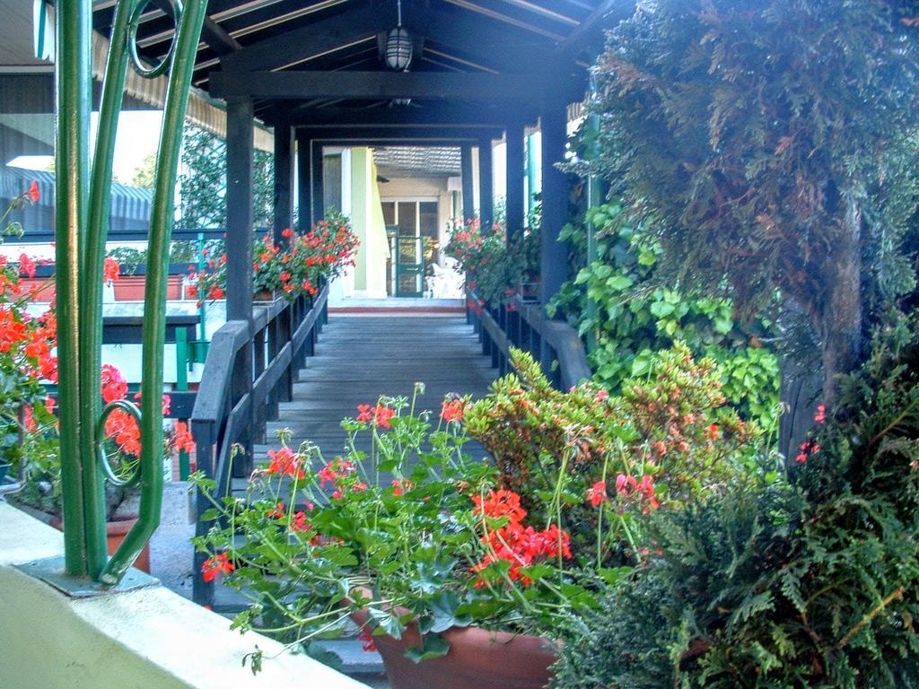 Country Club