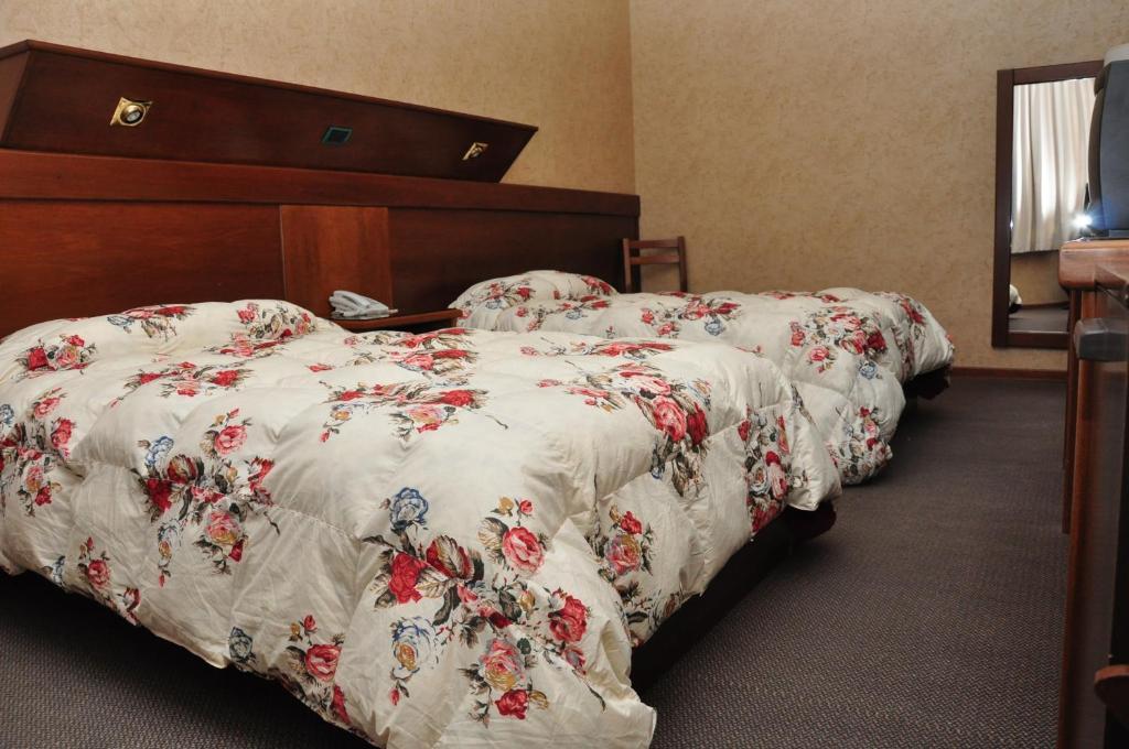 Country Club Hotel